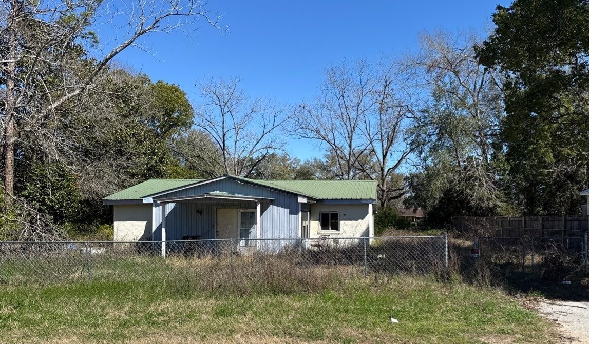 930 Gordon Street Property Photo