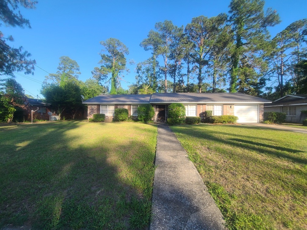 162 Fairway Oaks Drive Property Photo 1