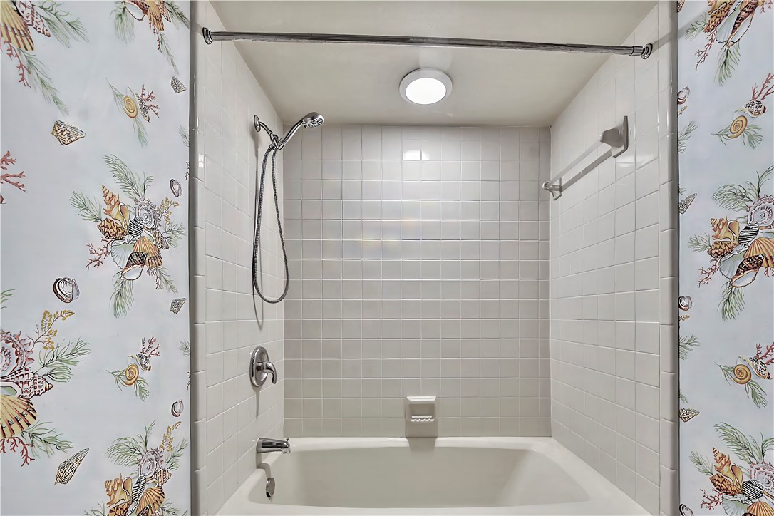 896 Wimbledon Drive Property Photo 18