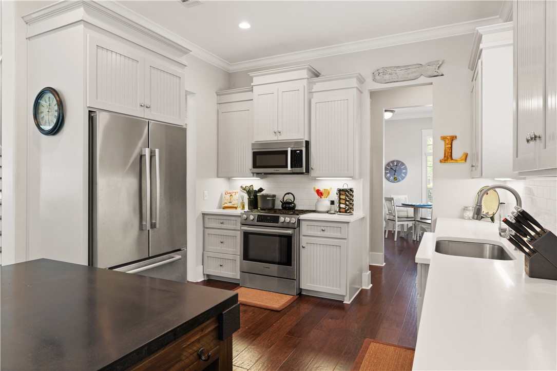 1073 Demere Road Property Photo 18