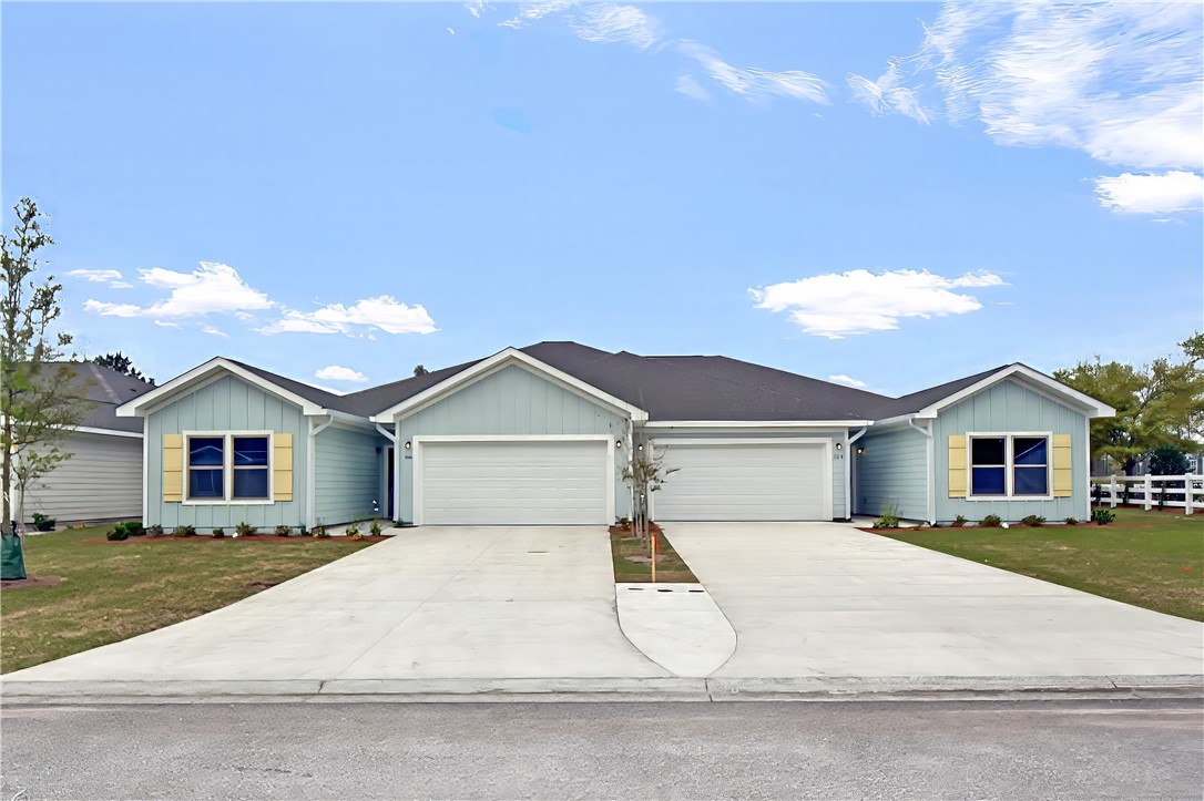 215 Bottlebrush Walk Property Photo
