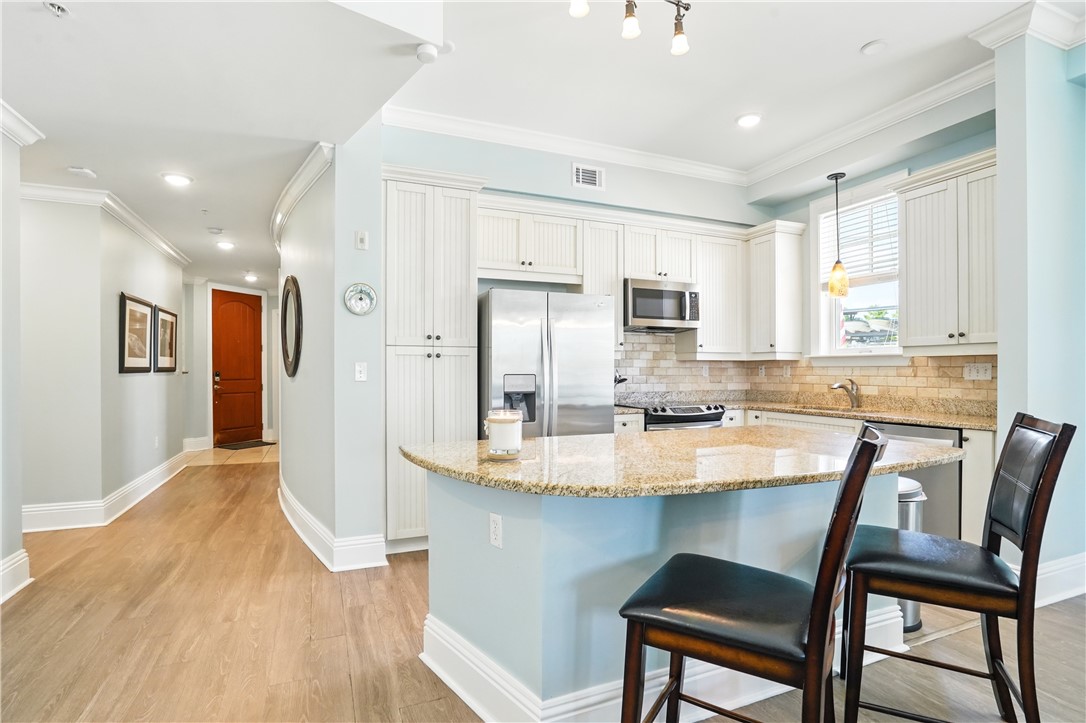 20 Waterfront Drive 121 Property Photo 4