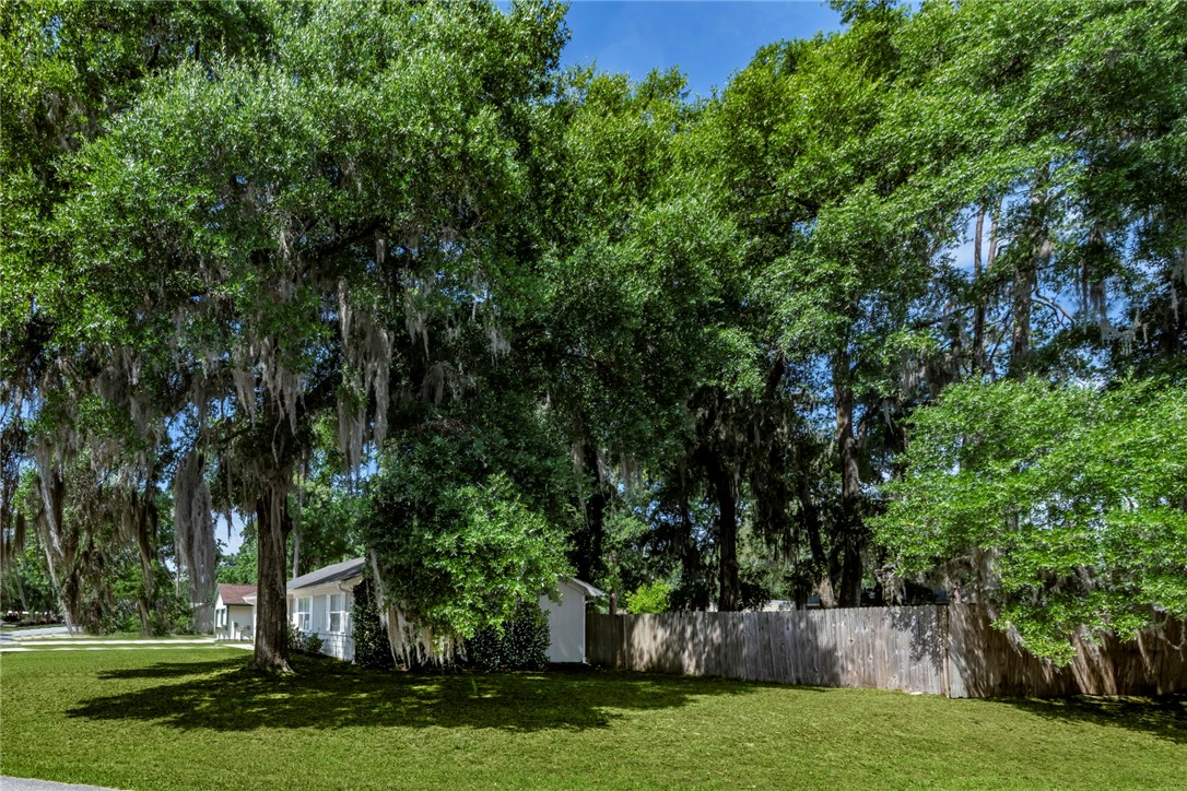 300 Pinedale Drive Property Photo 4