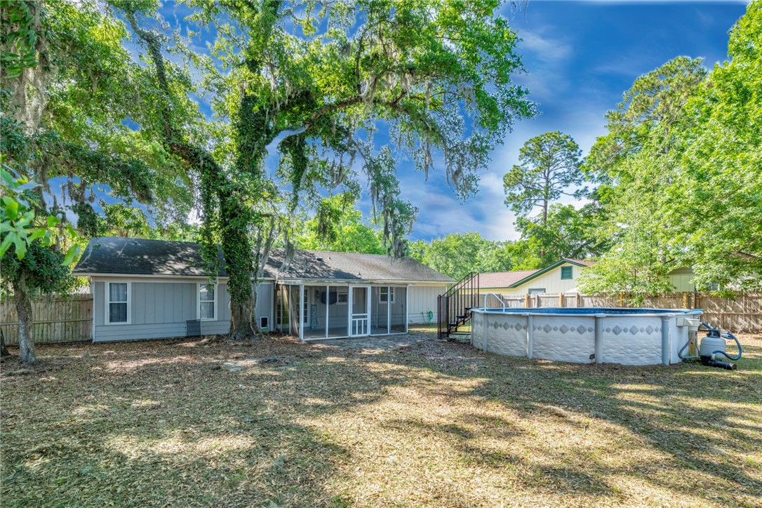 300 Pinedale Drive Property Photo 5