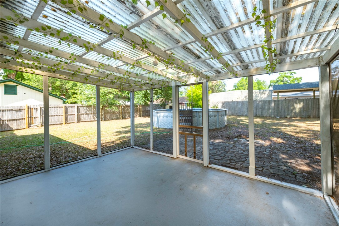 300 Pinedale Drive Property Photo 8
