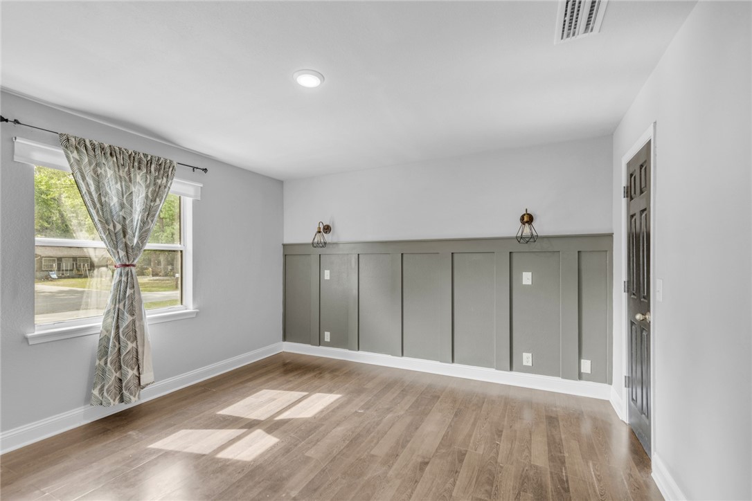300 Pinedale Drive Property Photo 15