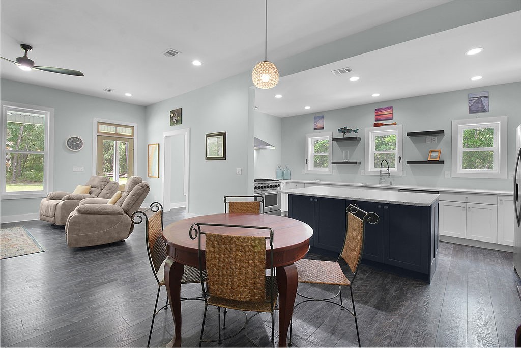 1269 Sea Way Property Photo 10