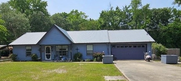 300 Crestview Drive Property Photo 1