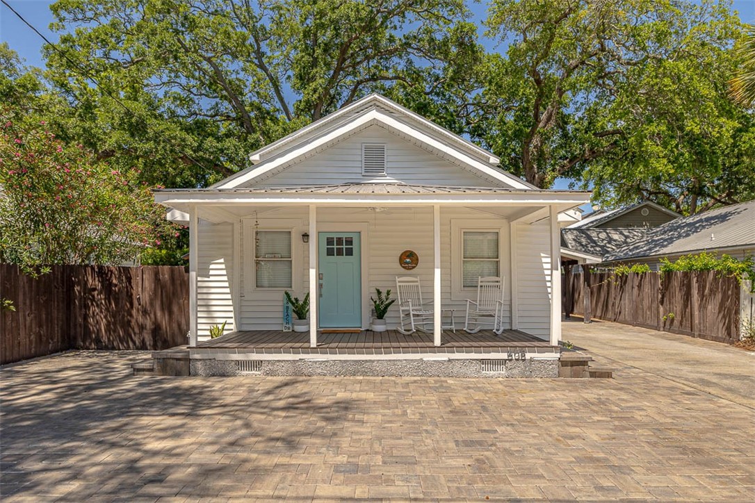 608 Beach Drive Property Photo 1