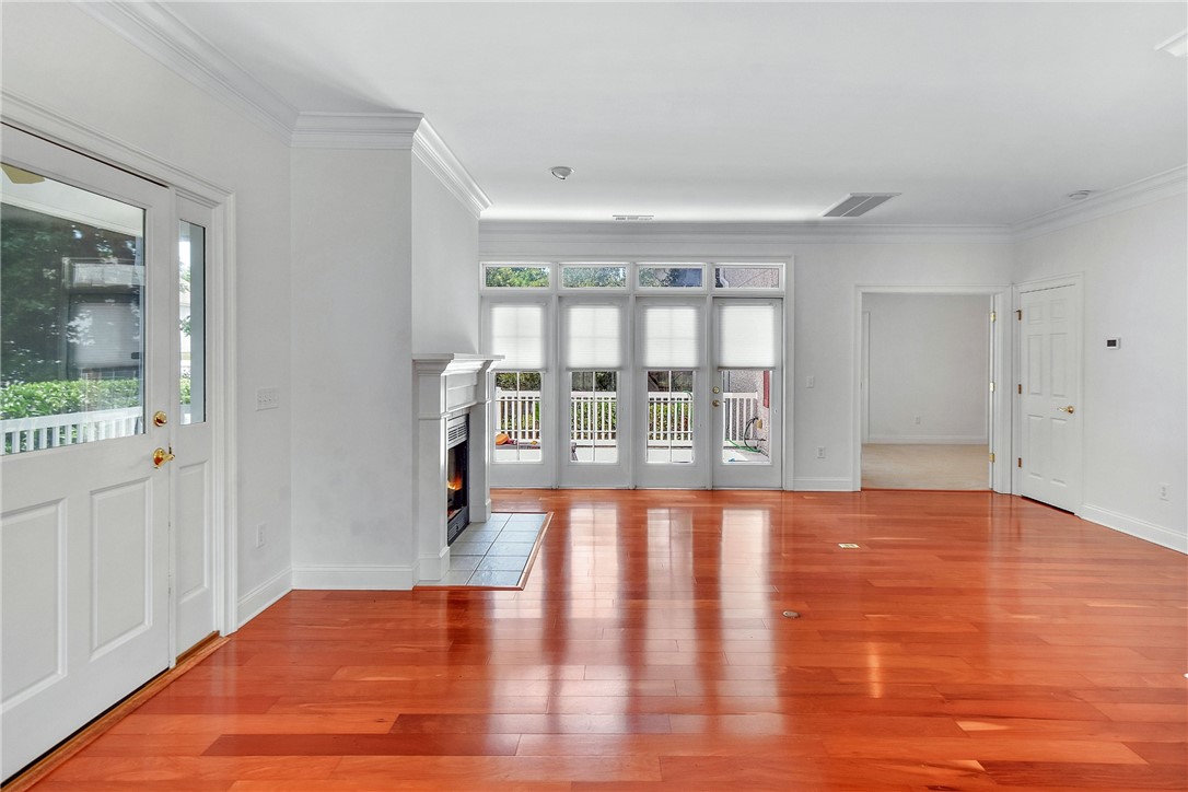 321 Lantern Walk Property Photo 4