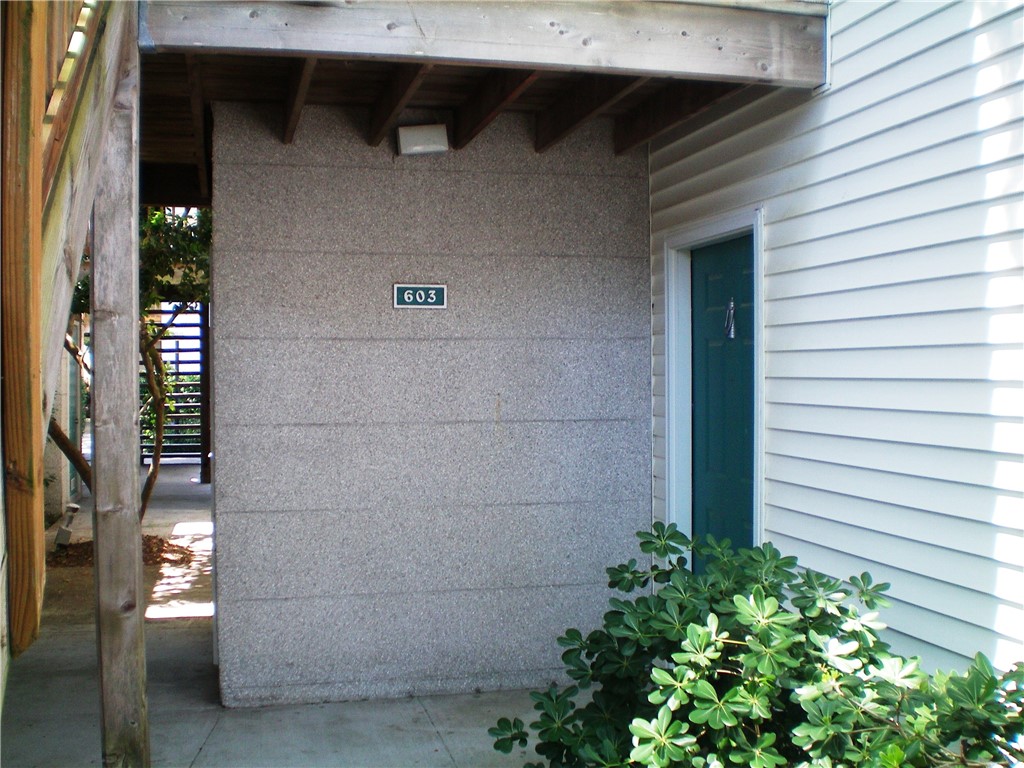603 W Island Square Drive Property Photo 1