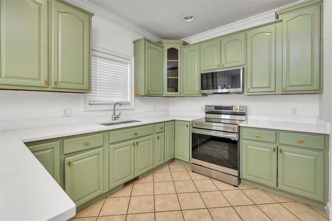 100 Lanier Island Circle Property Photo 12