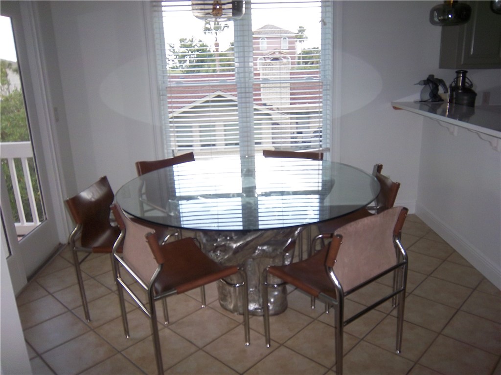 100 Lanier Island Circle Property Photo 13