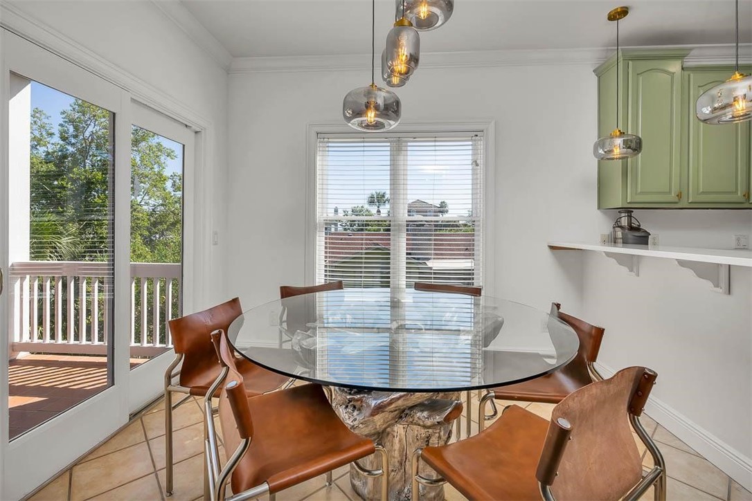 100 Lanier Island Circle Property Photo 14