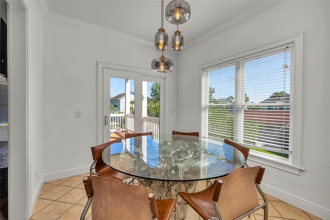 100 Lanier Island Circle Property Photo 15