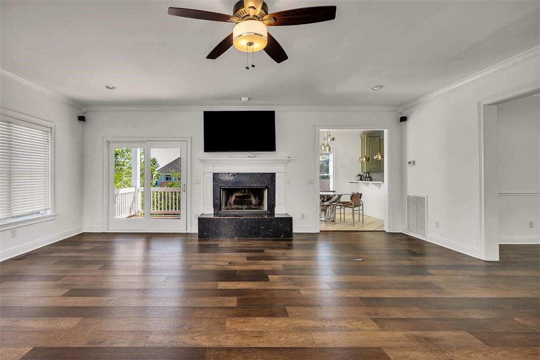 100 Lanier Island Circle Property Photo 17