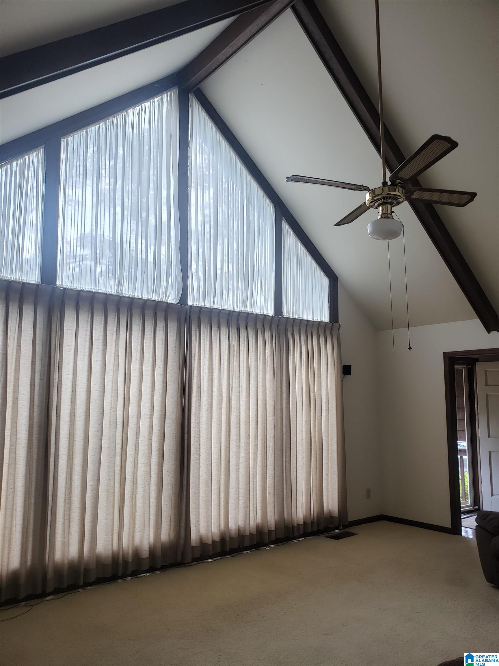 432 Elizabeth Drive Property Photo 2