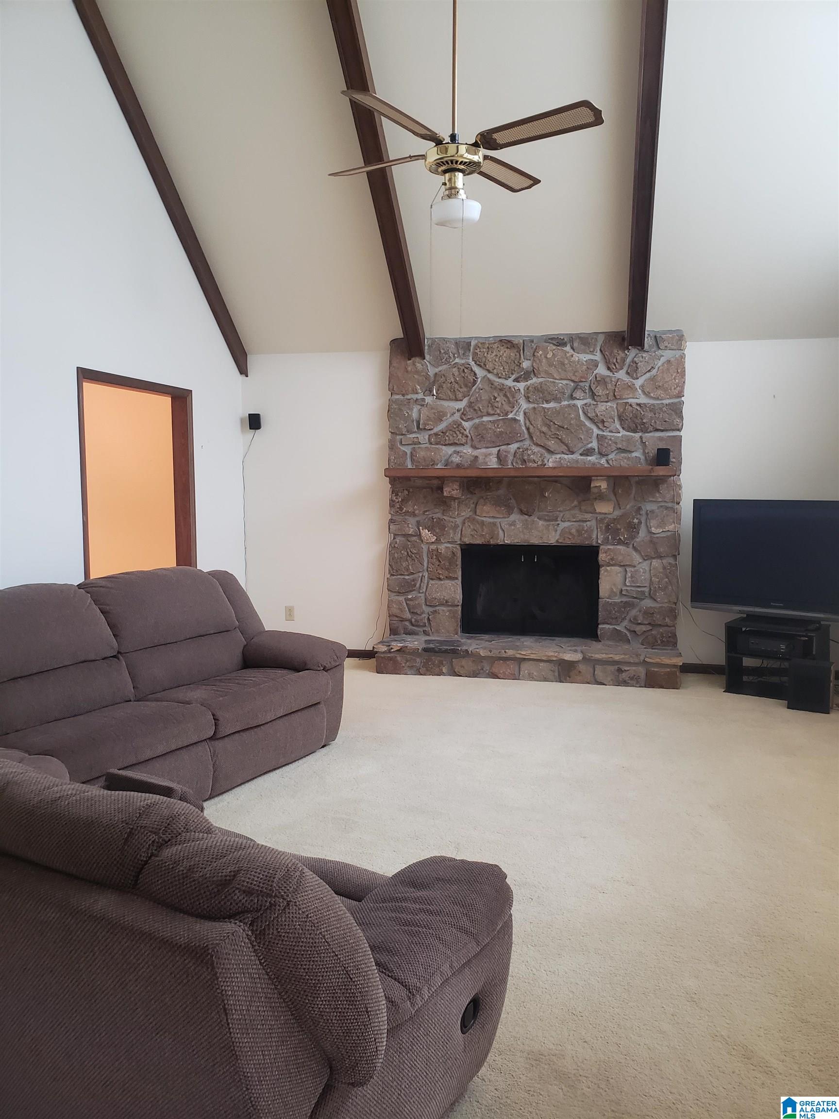 432 Elizabeth Drive Property Photo 3