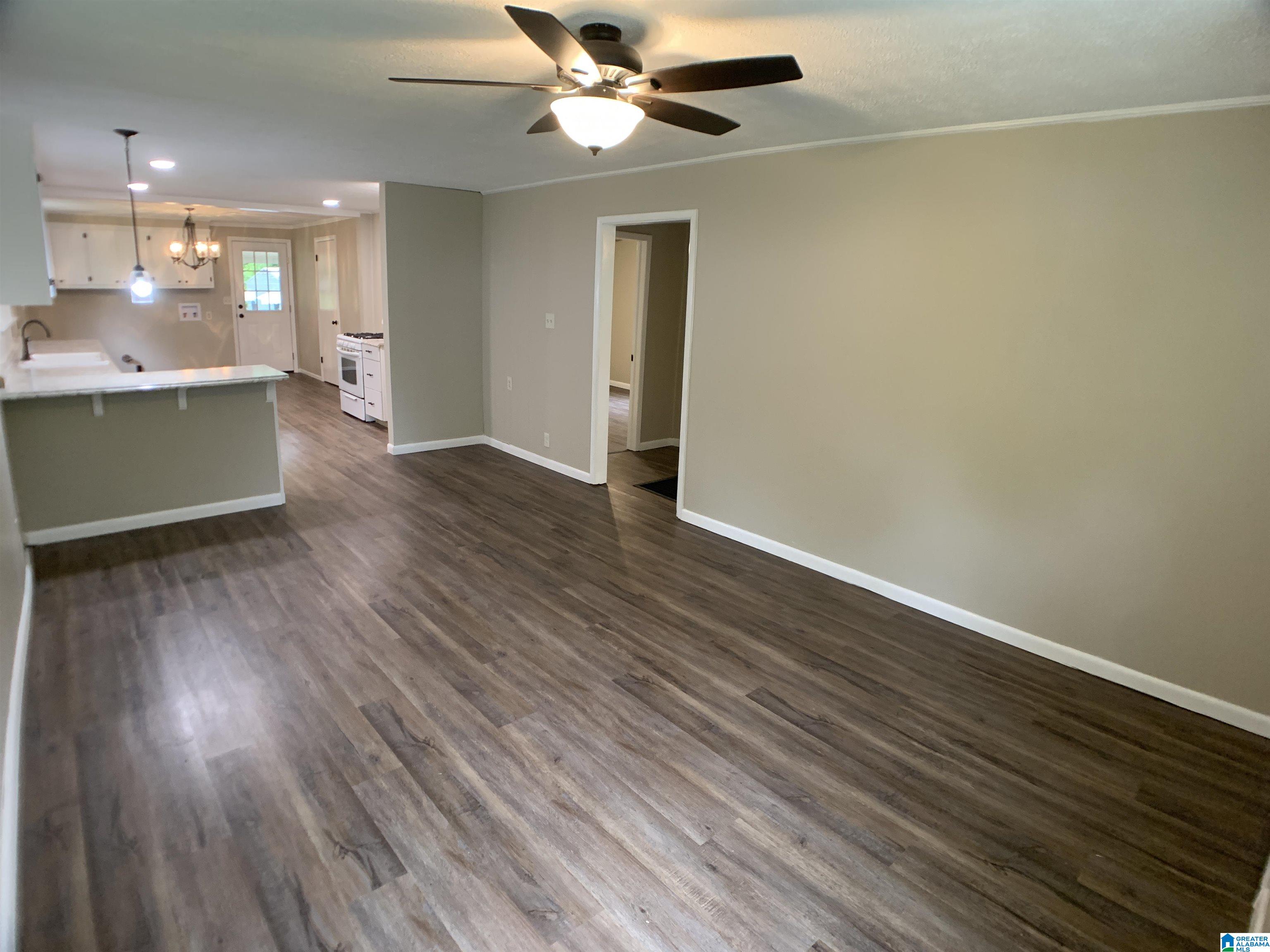 502 Hughes Street Property Photo 4