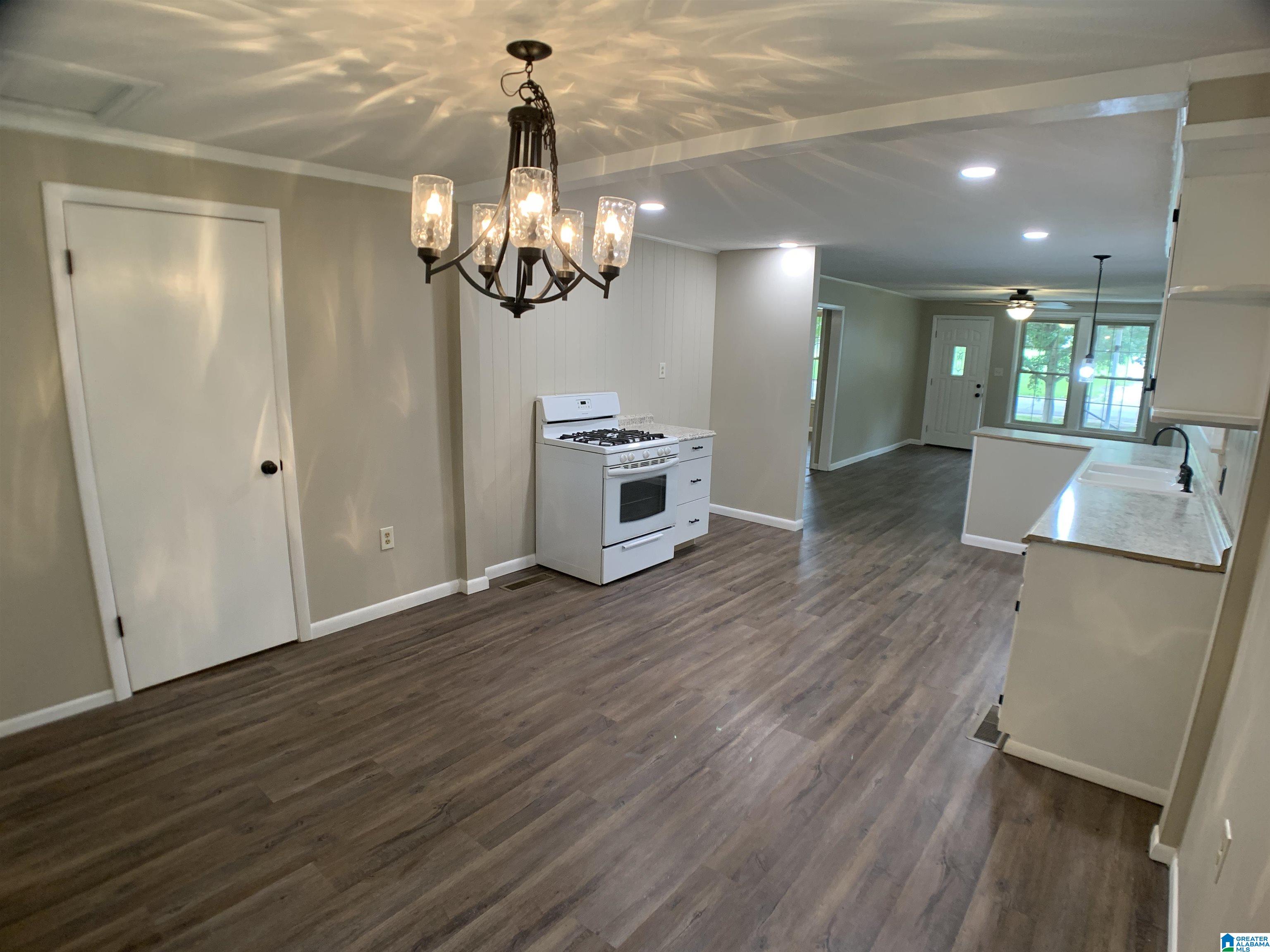 502 Hughes Street Property Photo 10