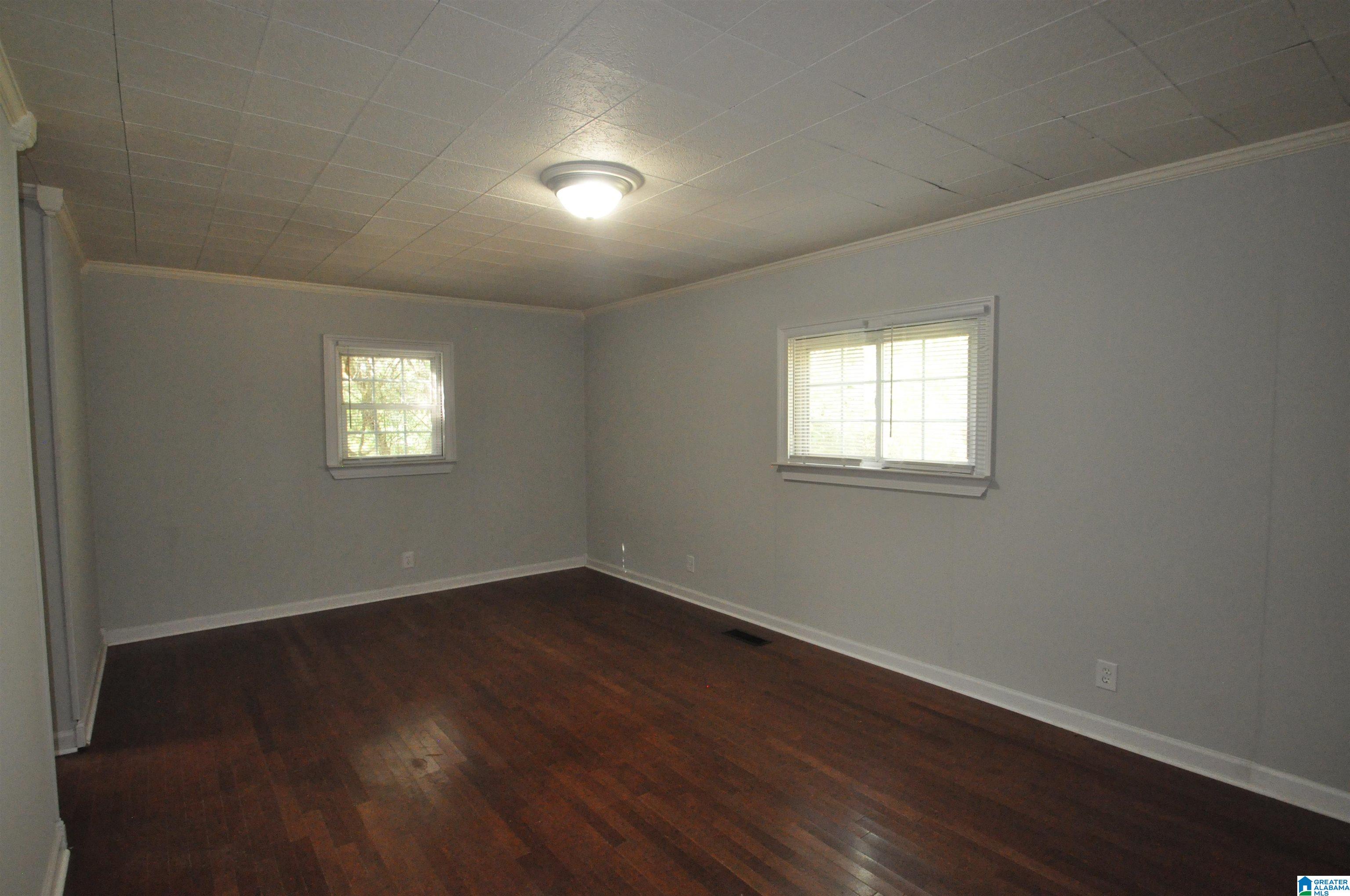 1447 Gilbert Lane Property Photo 5