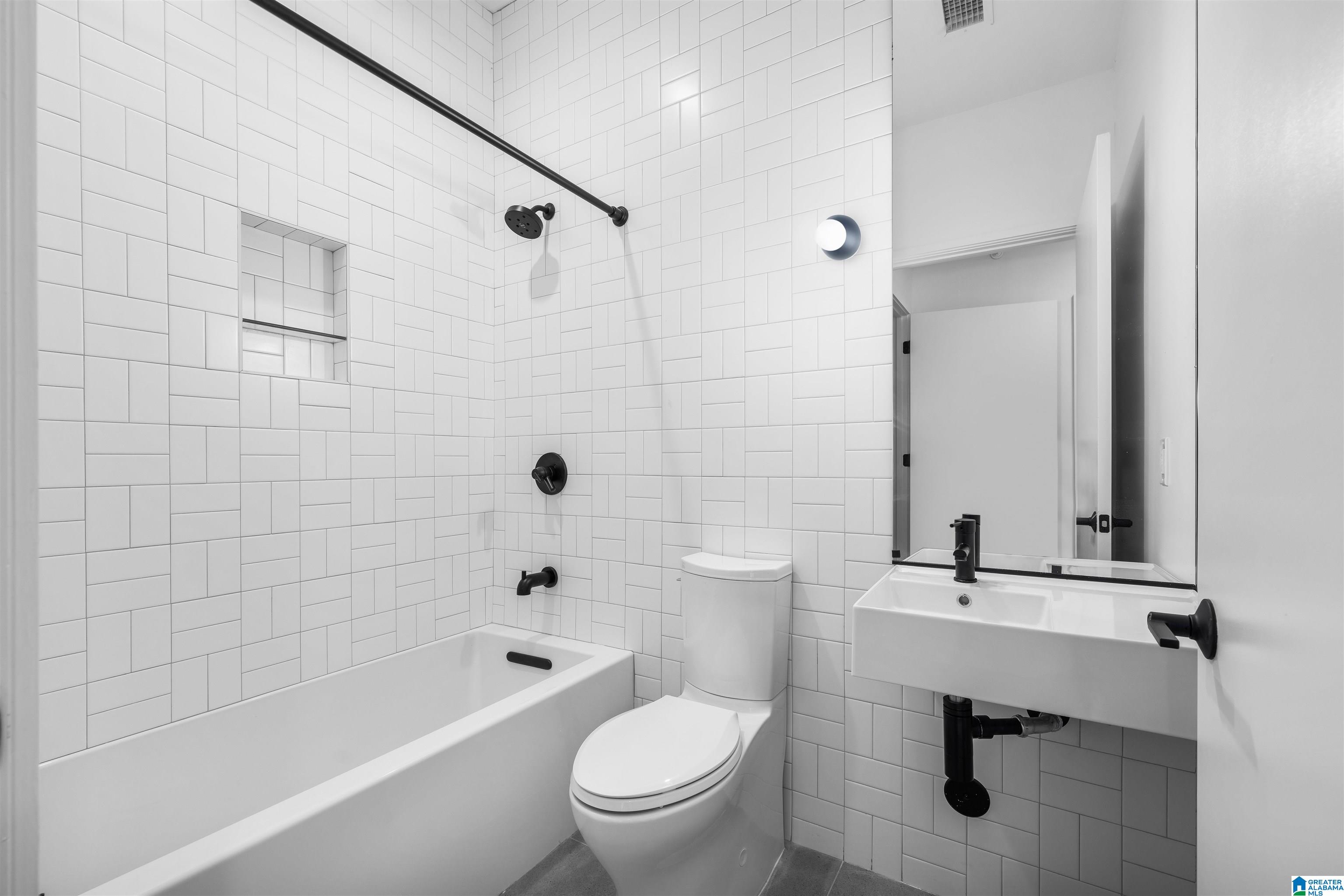 2323 2nd Avenue S Property Photo 16
