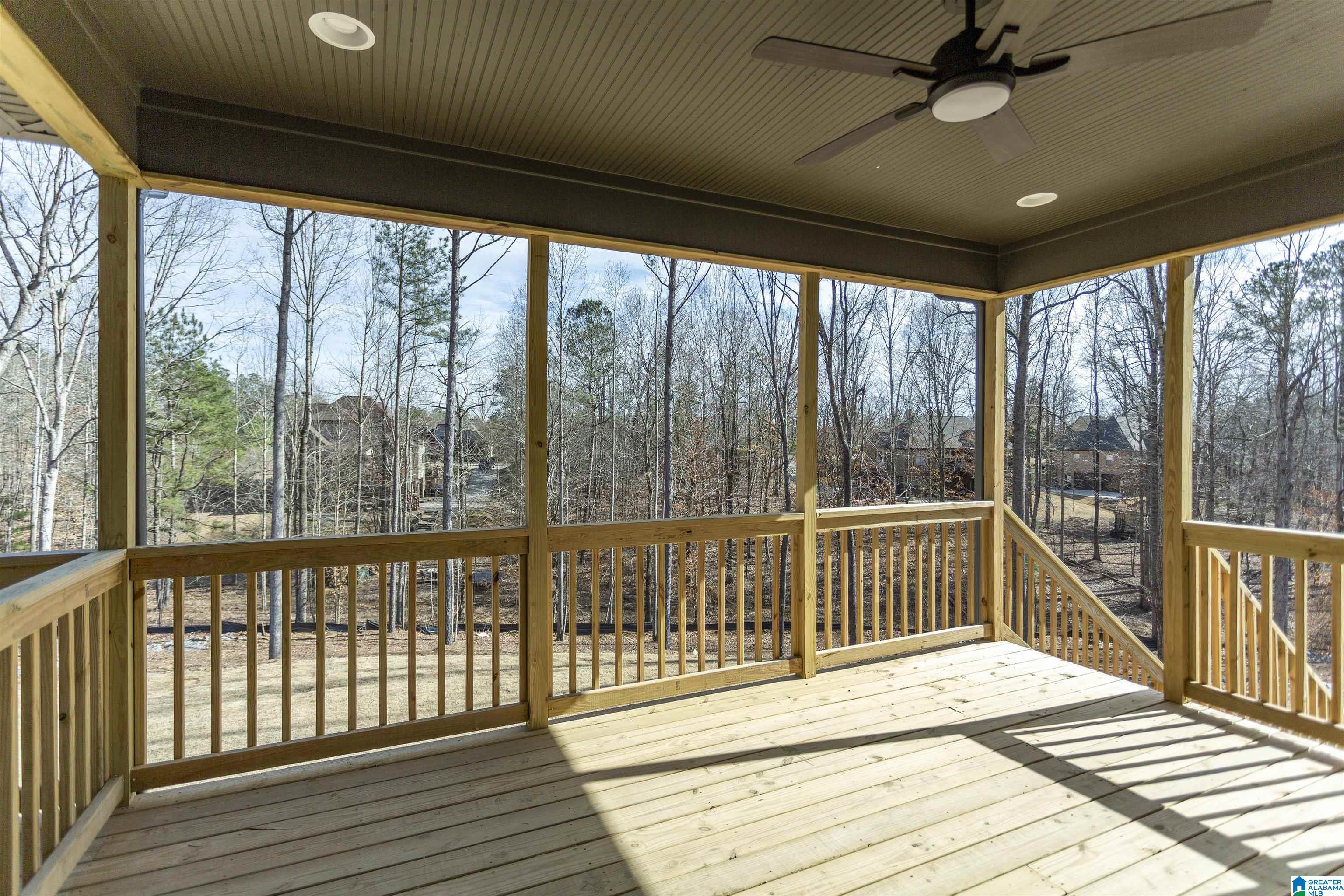585 White Tail Run Property Photo 3