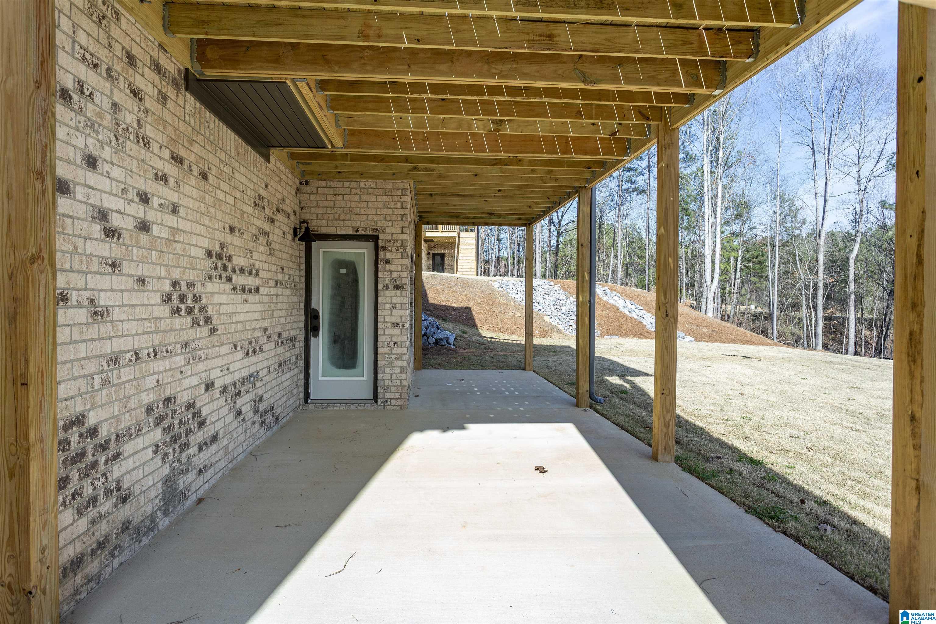 585 White Tail Run Property Photo 8