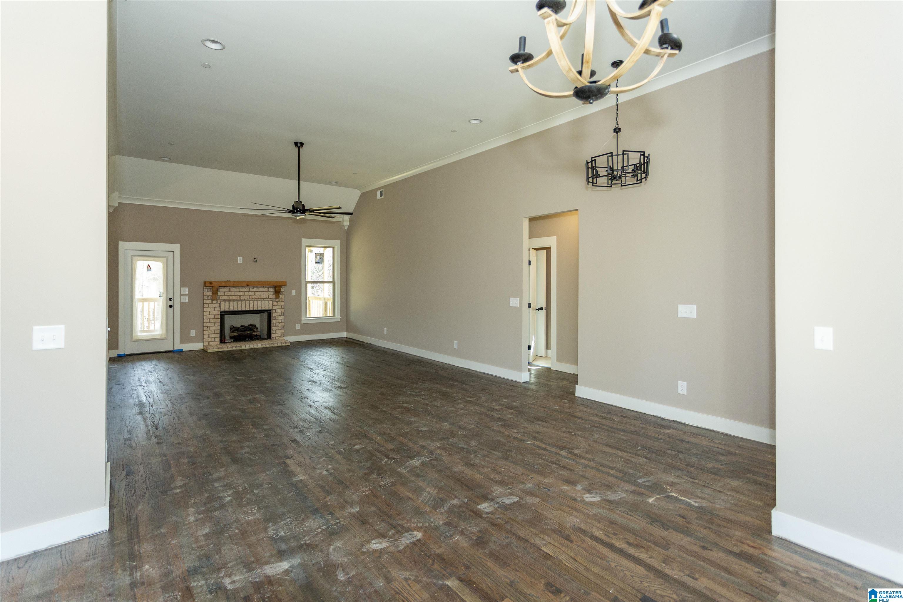585 White Tail Run Property Photo 10
