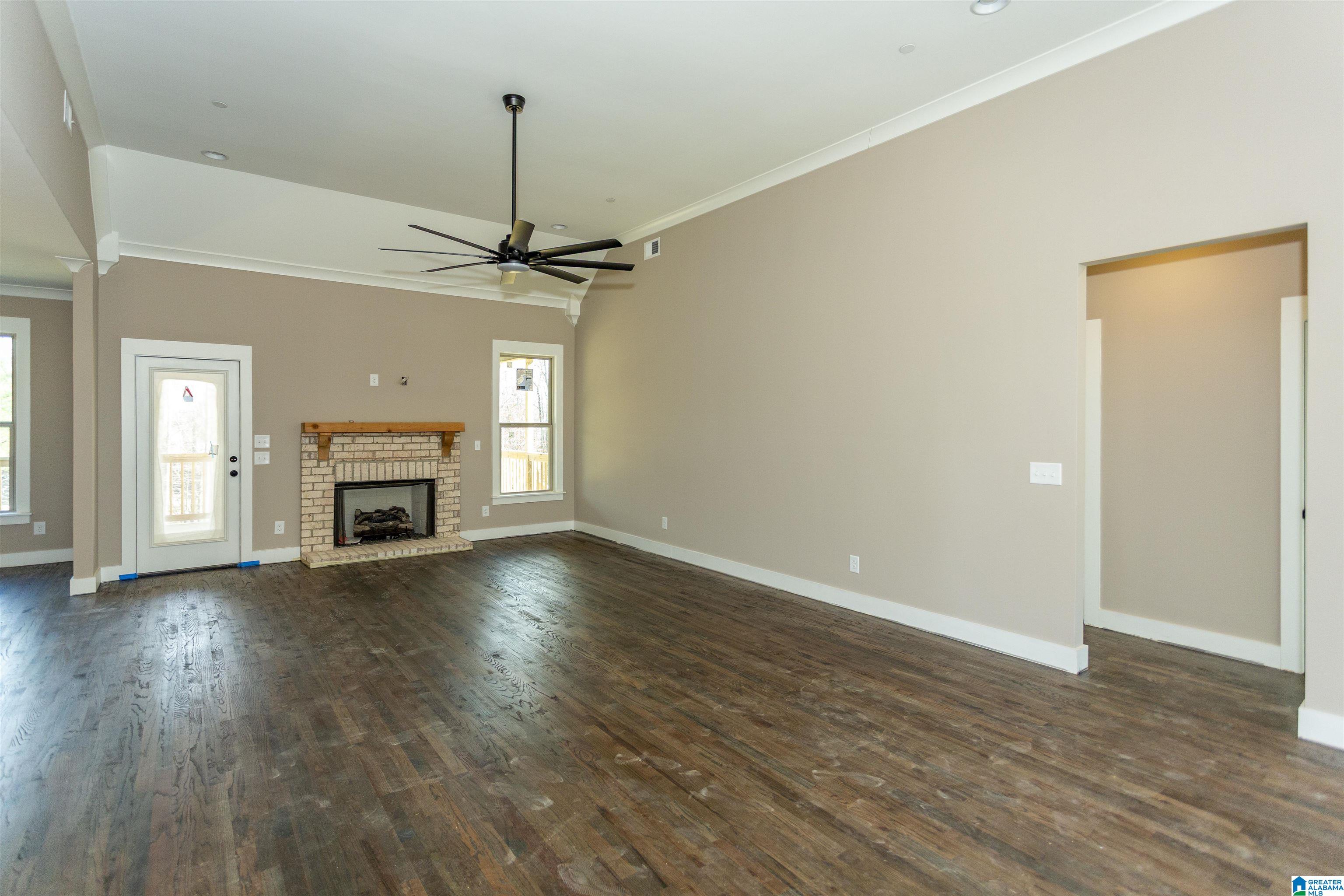 585 White Tail Run Property Photo 12
