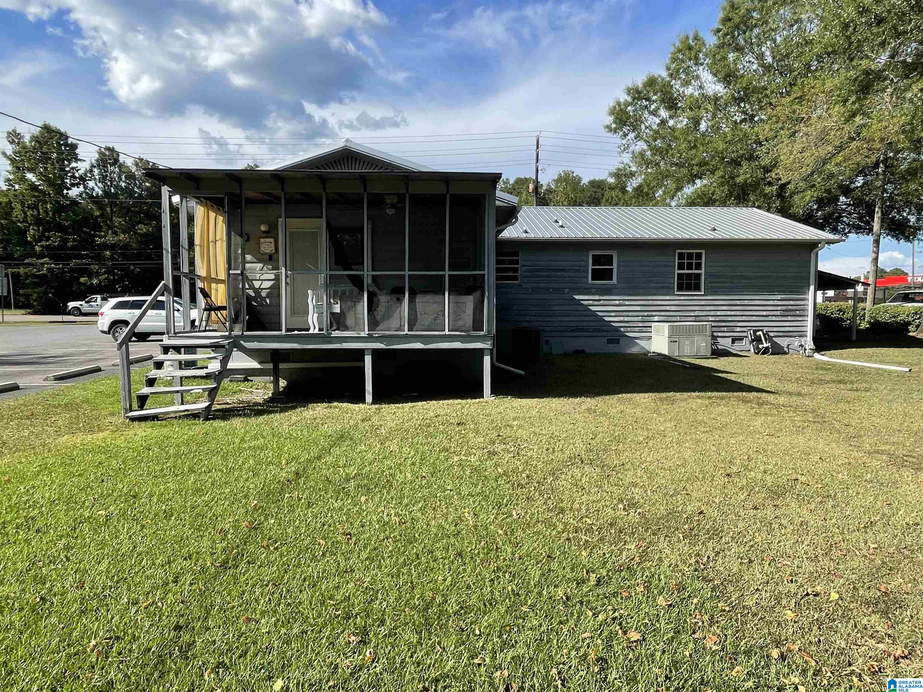 301a W College Street Property Photo 2