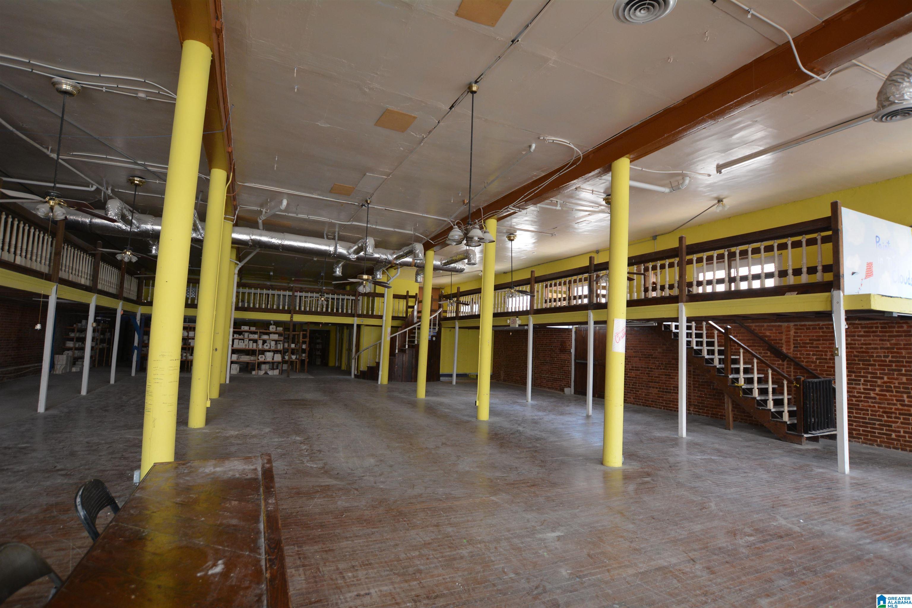 1230 Noble Street Property Photo 7