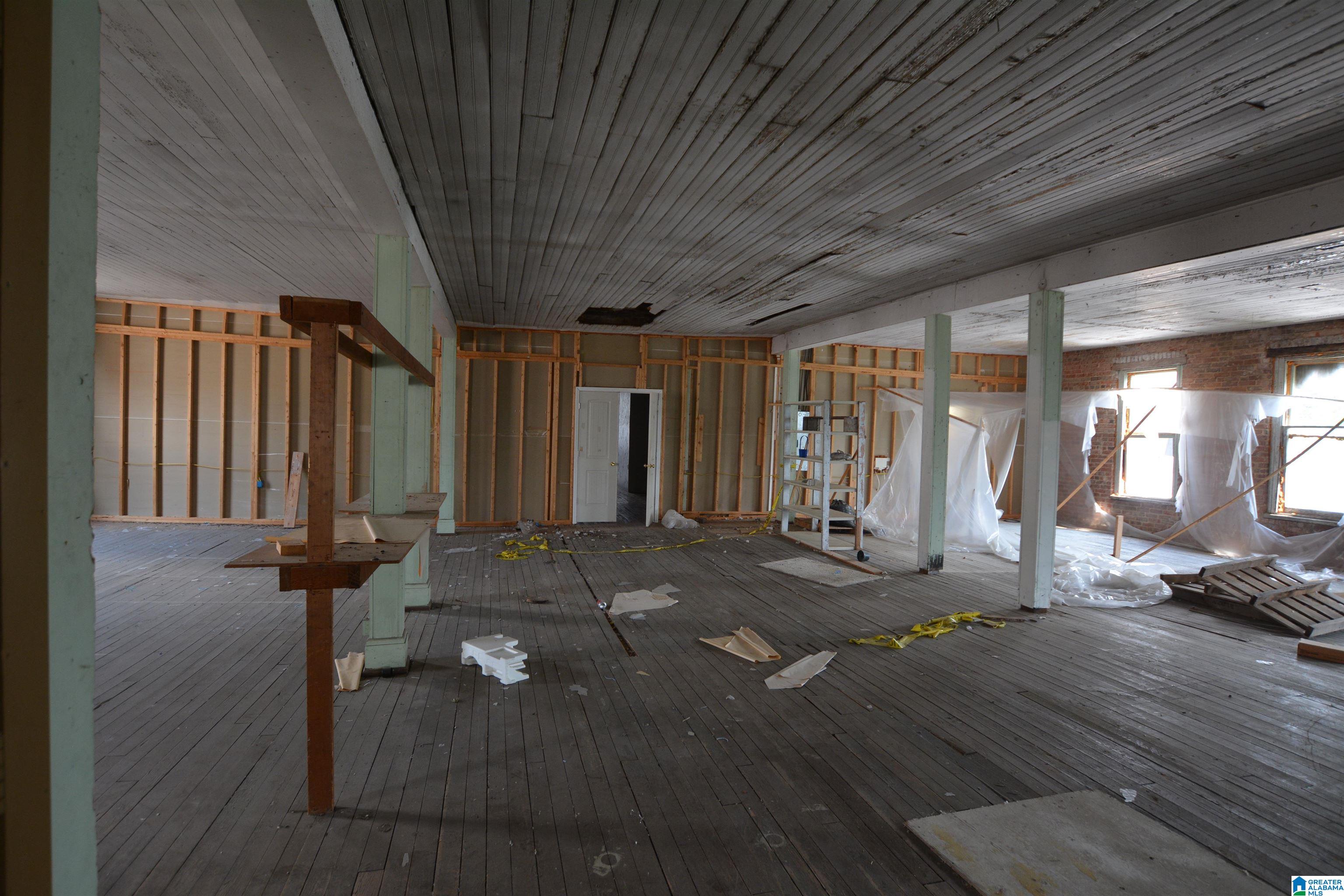 1230 Noble Street Property Photo 12