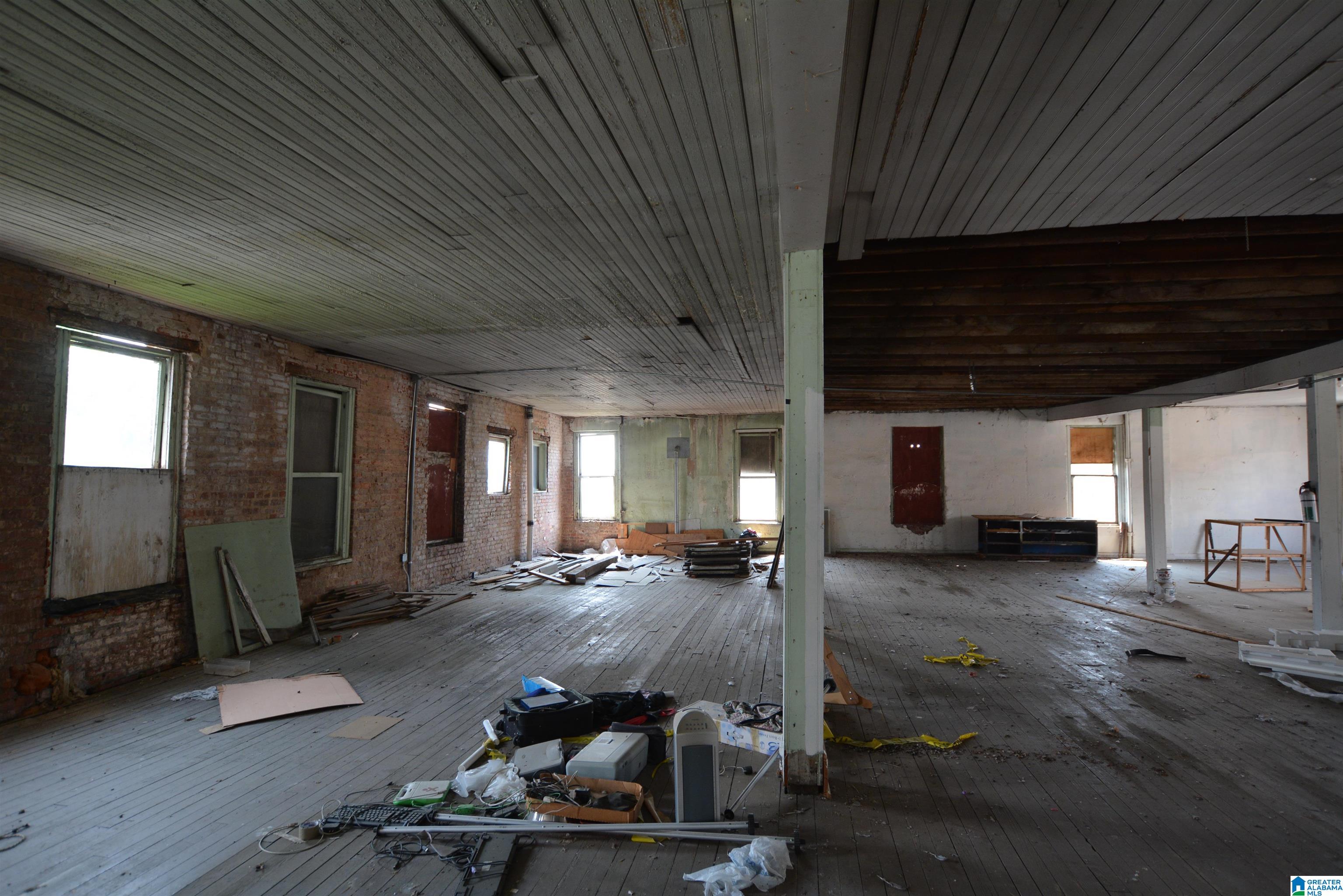 1230 Noble Street Property Photo 13