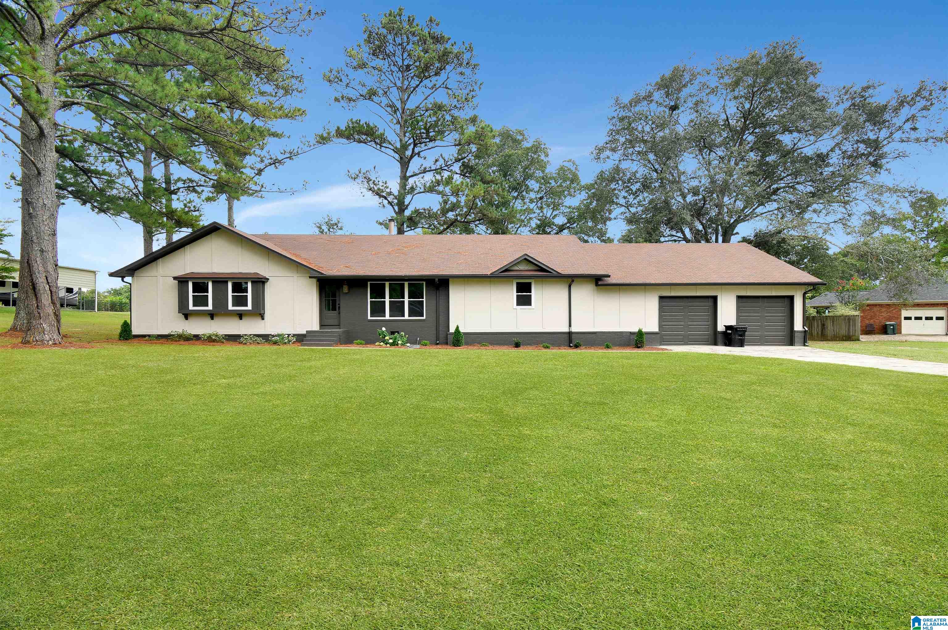 207 Friendship Circle Property Photo 1