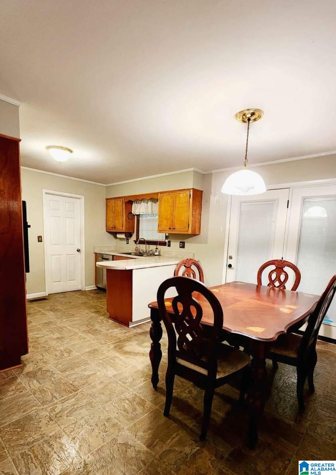 304 Linda Warren Circle Ne Property Photo 5