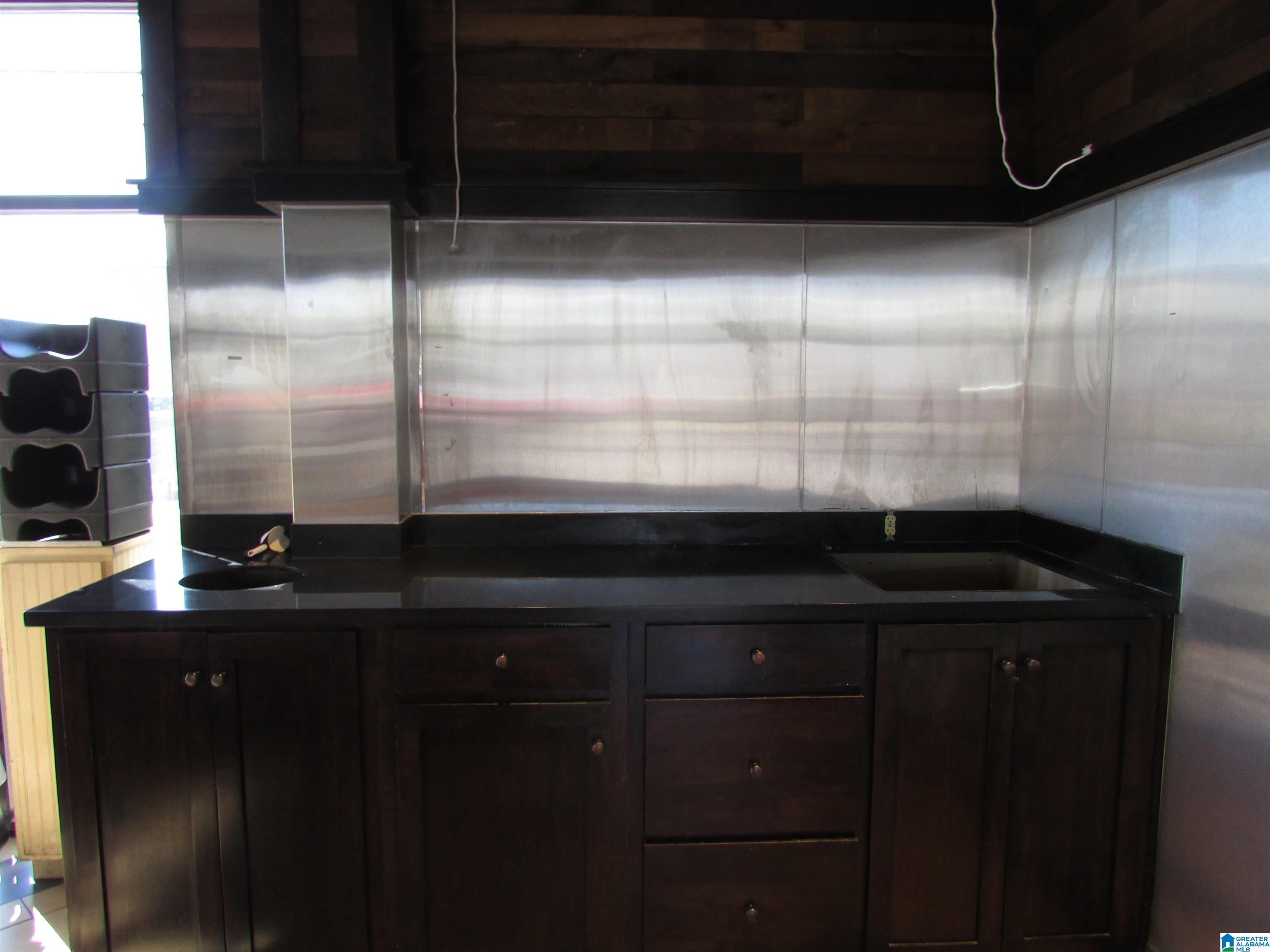 730 Noble Street Property Photo 18