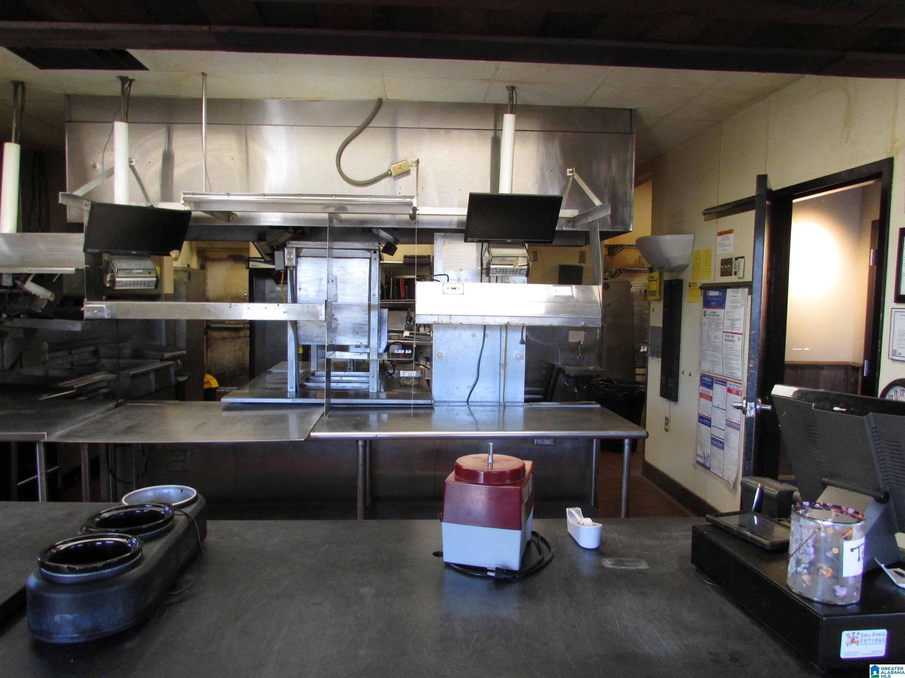 730 Noble Street Property Photo 19