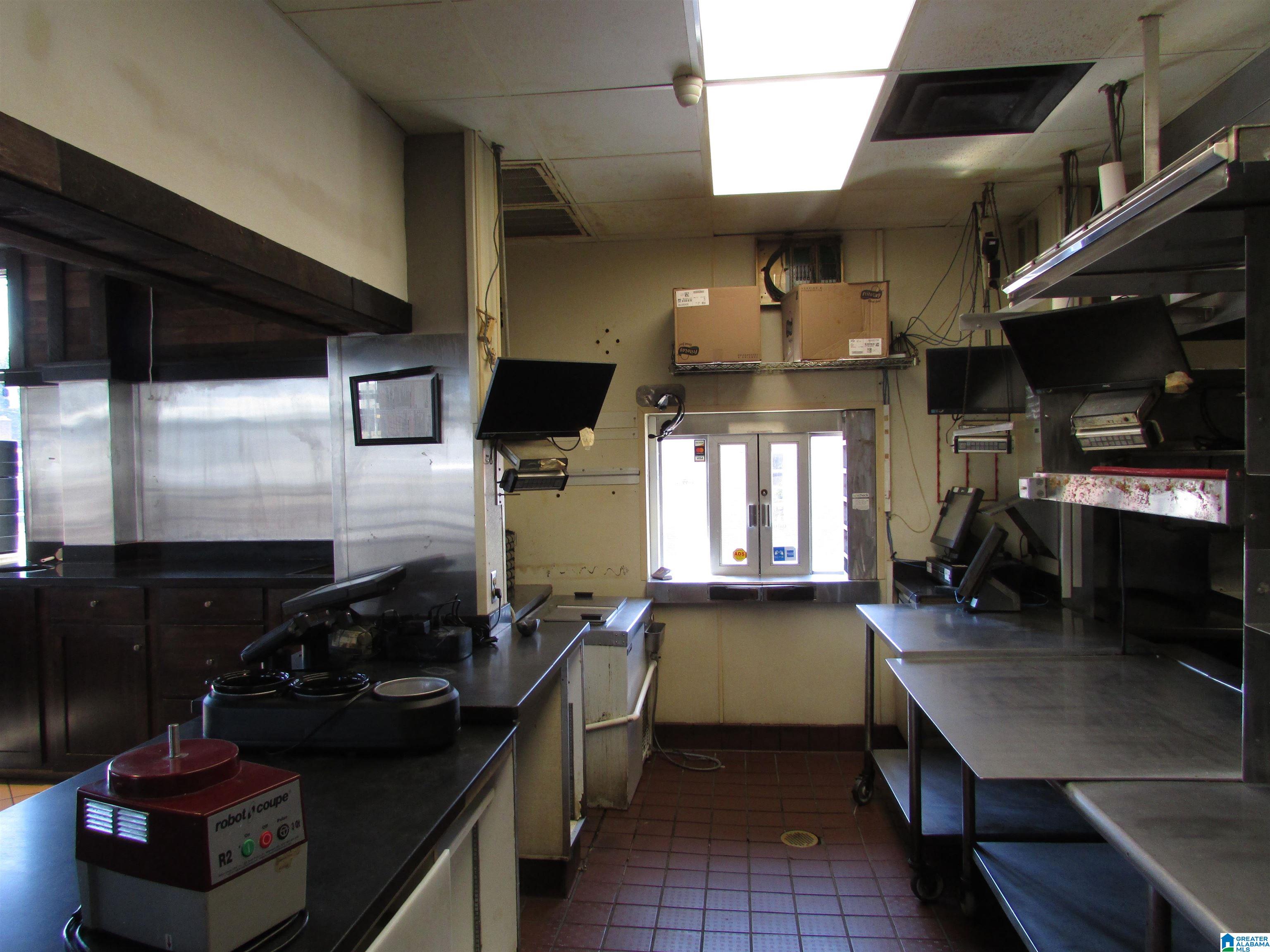 730 Noble Street Property Photo 20
