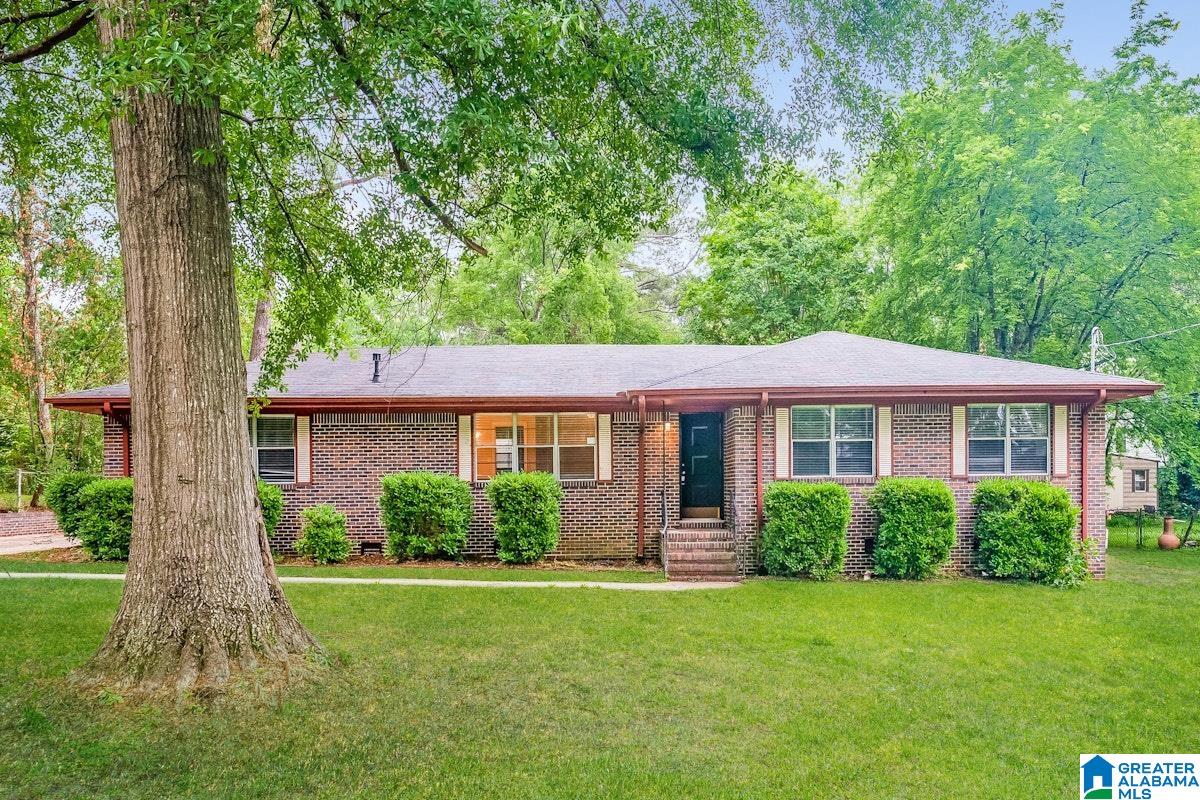 206 NEWPORT DRIVE Property Photo 1