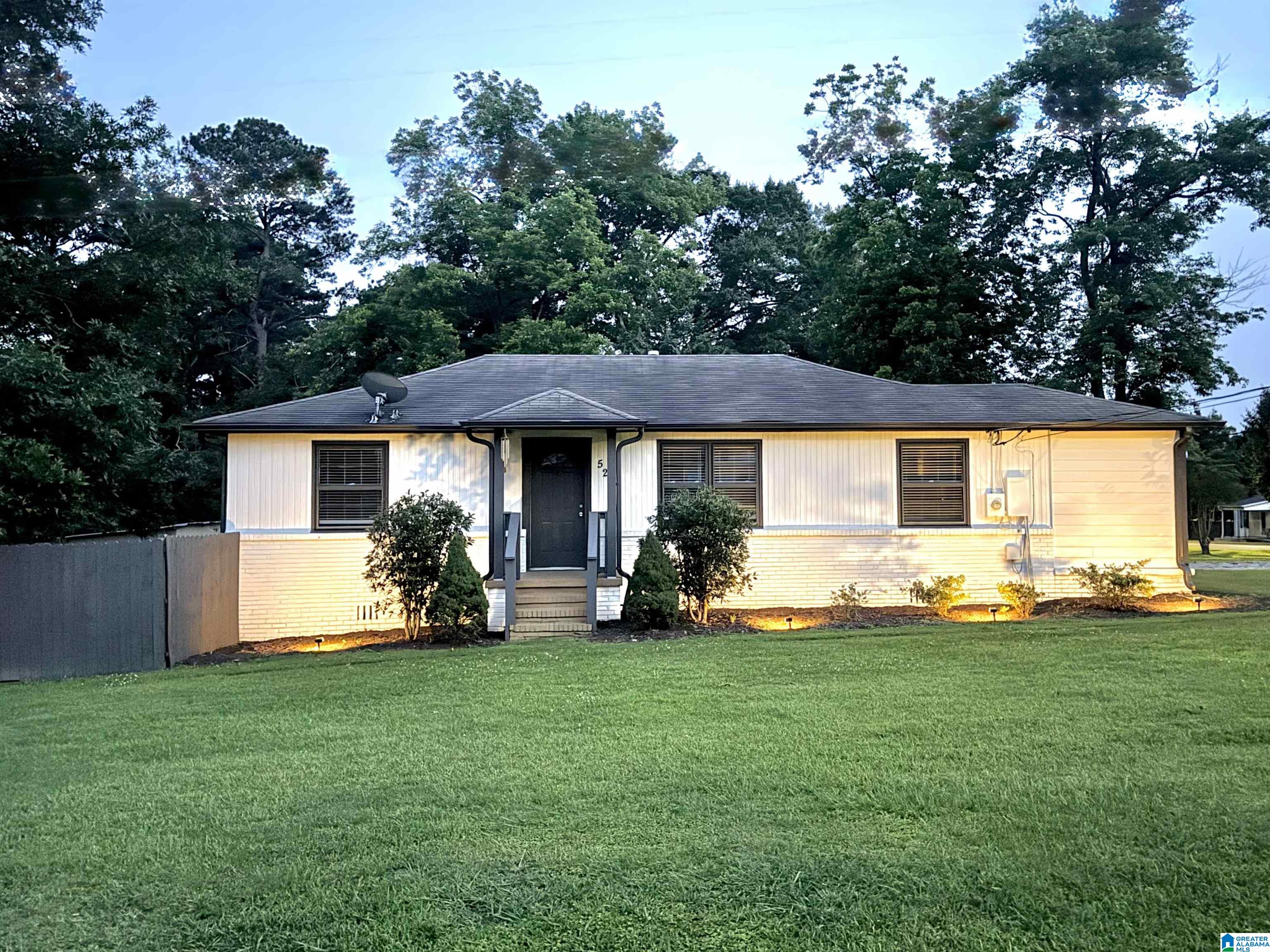 525 Altadena Drive Property Photo 1