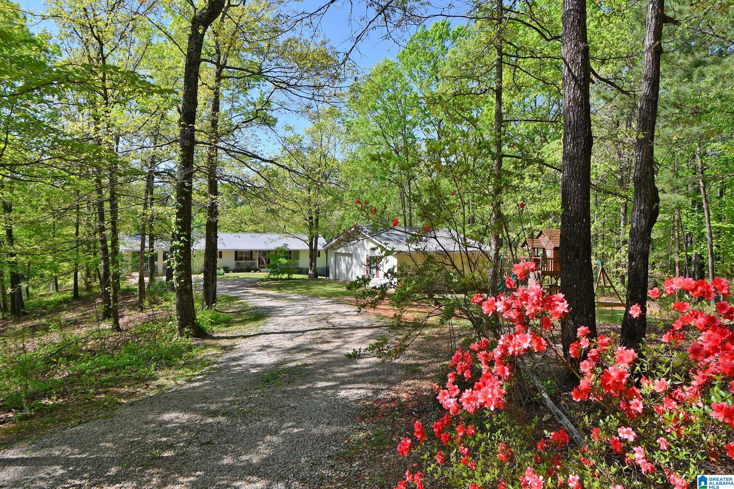 490 Twin Lakes Drive Property Photo