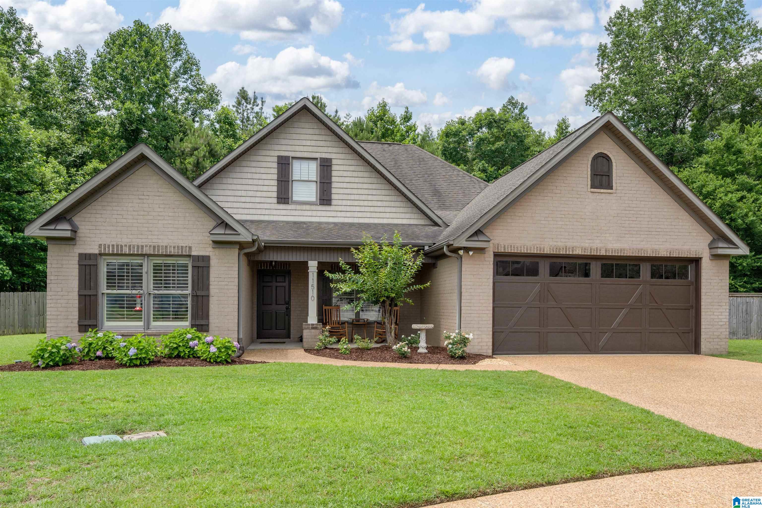 11510 Forest Glen Boulevard Property Photo 1