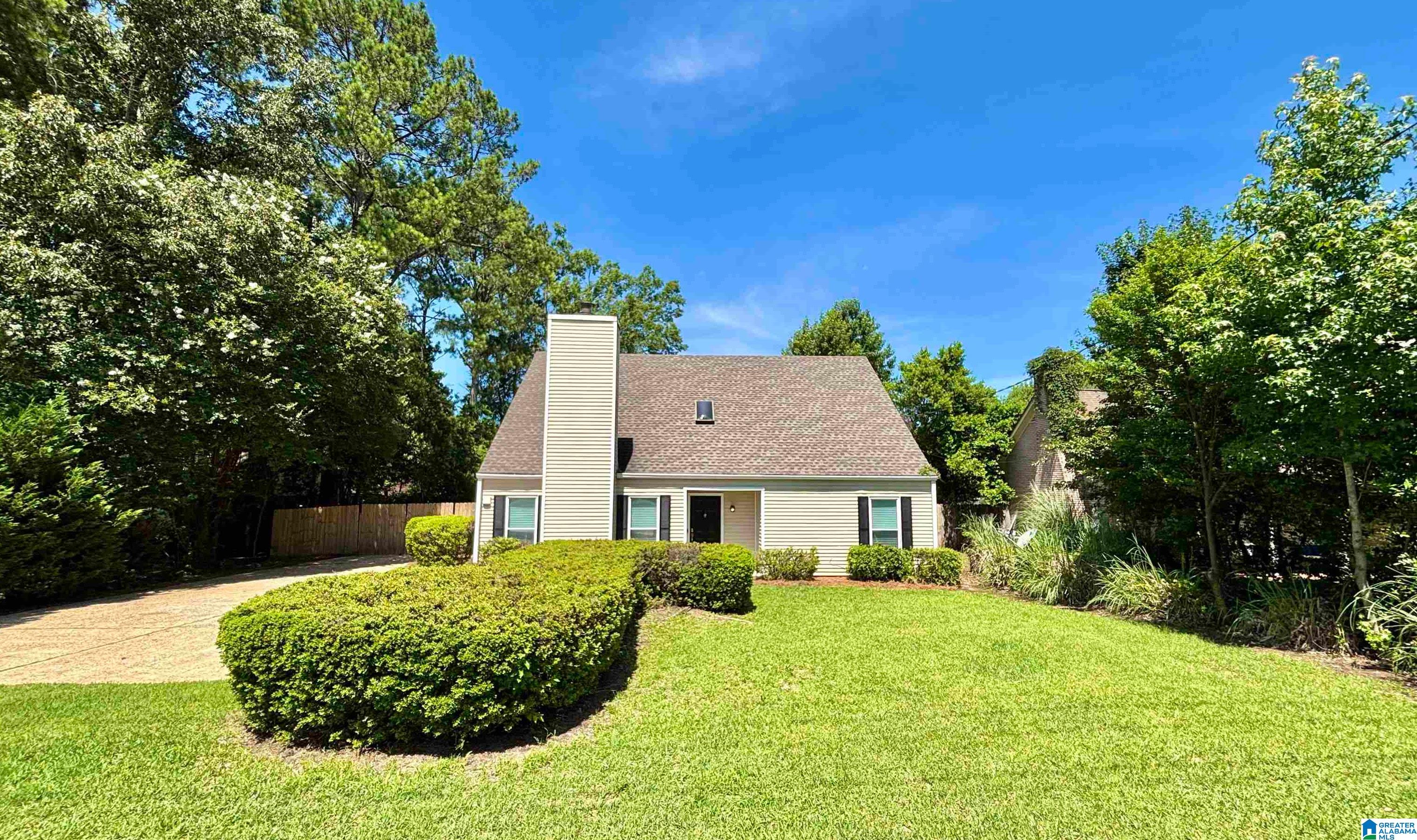 1221 Dalraida Road Property Photo 1