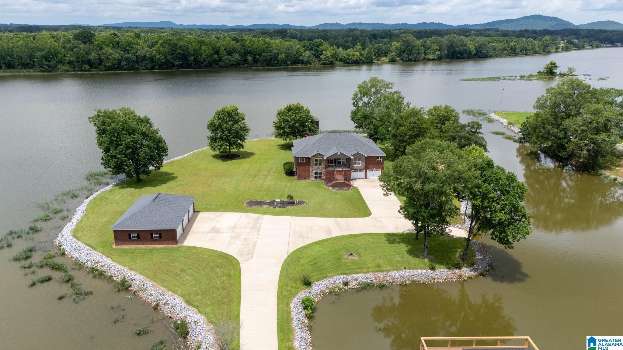 812 East Haven Drive Property Photo 1