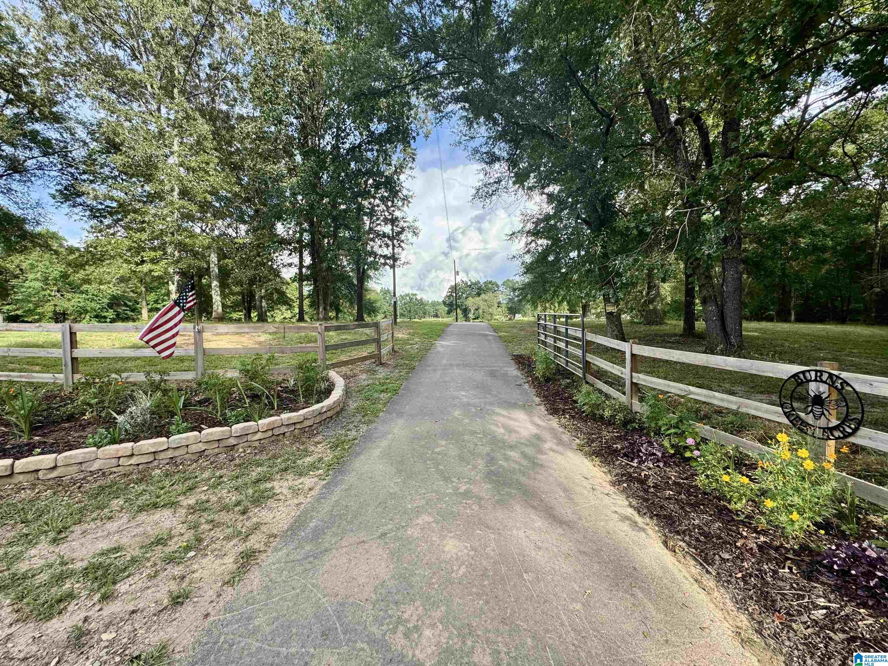6000 Highway 61 Property Photo 2