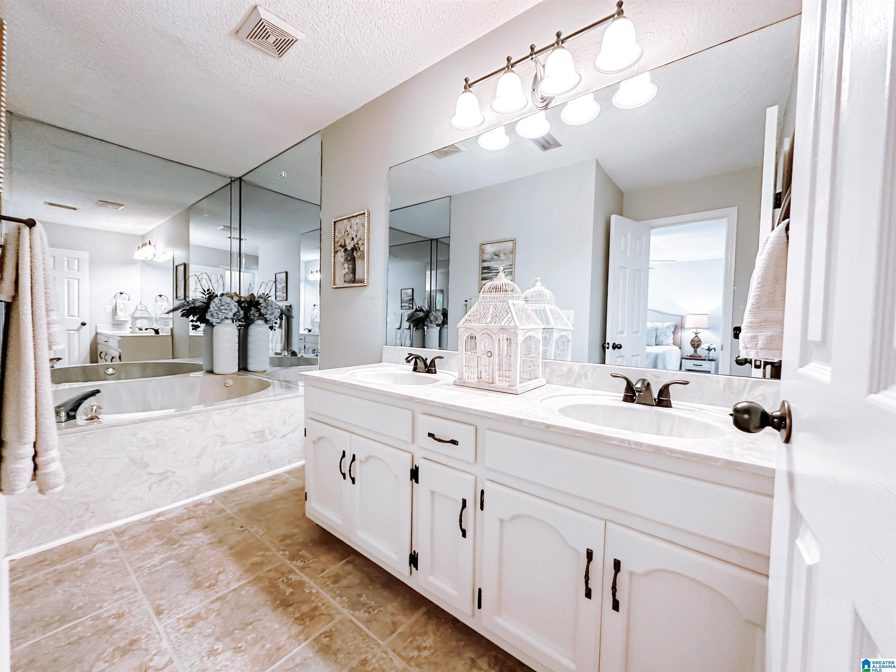 2315 Fraim Drive Property Photo 11