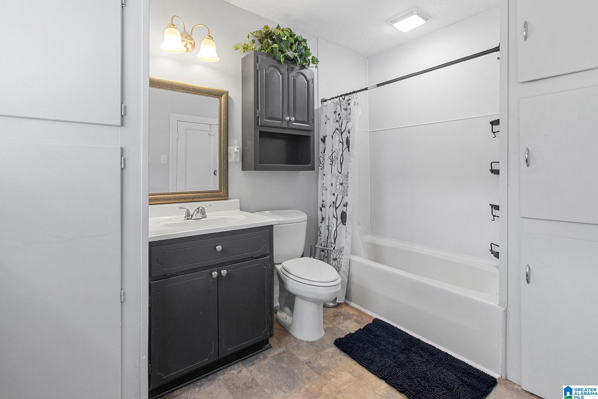 2106 Adams Street Property Photo 20