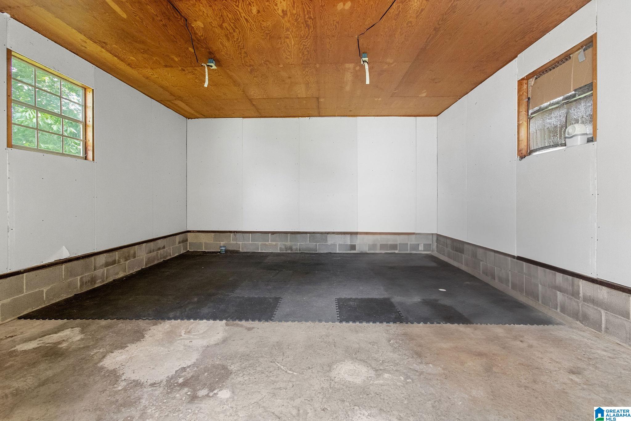 2106 Adams Street Property Photo 28