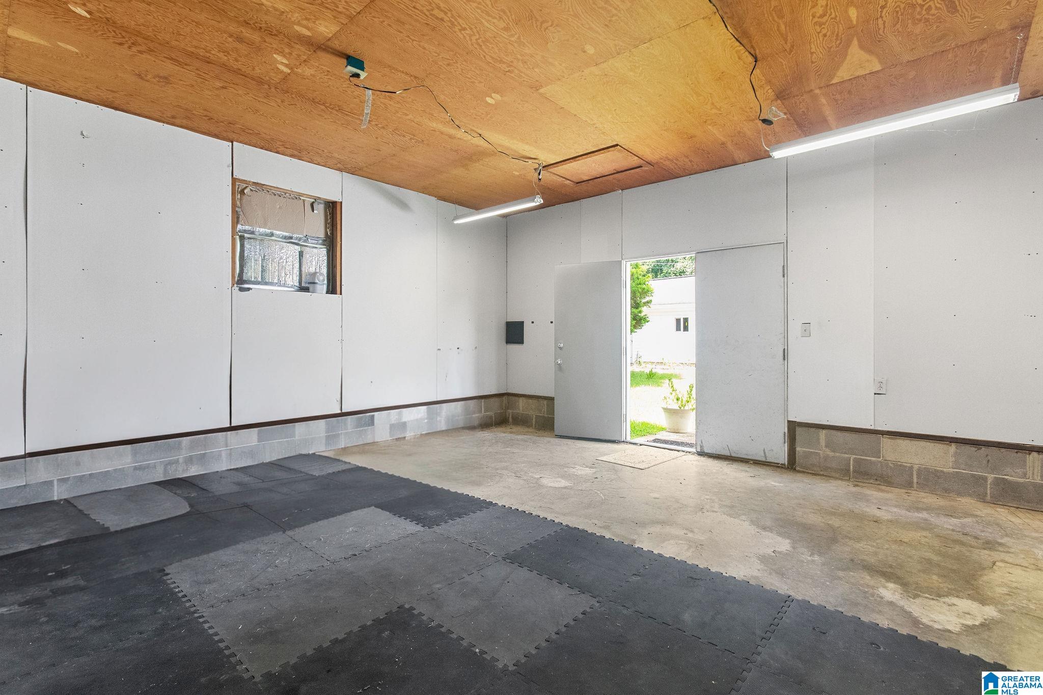 2106 Adams Street Property Photo 29